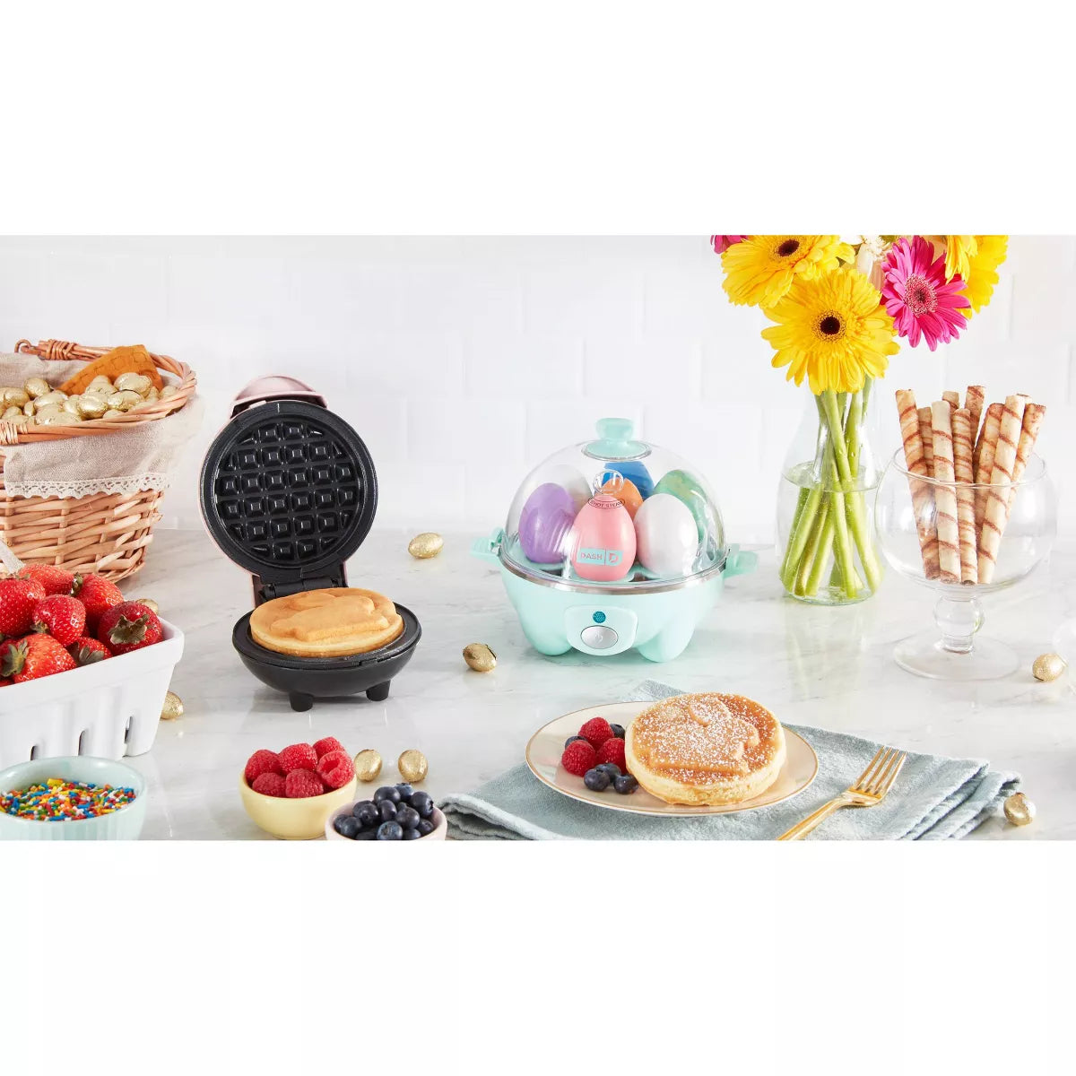 Dash 3-In-1 Everyday 7-Egg Cooker with Omelet Maker and Poaching