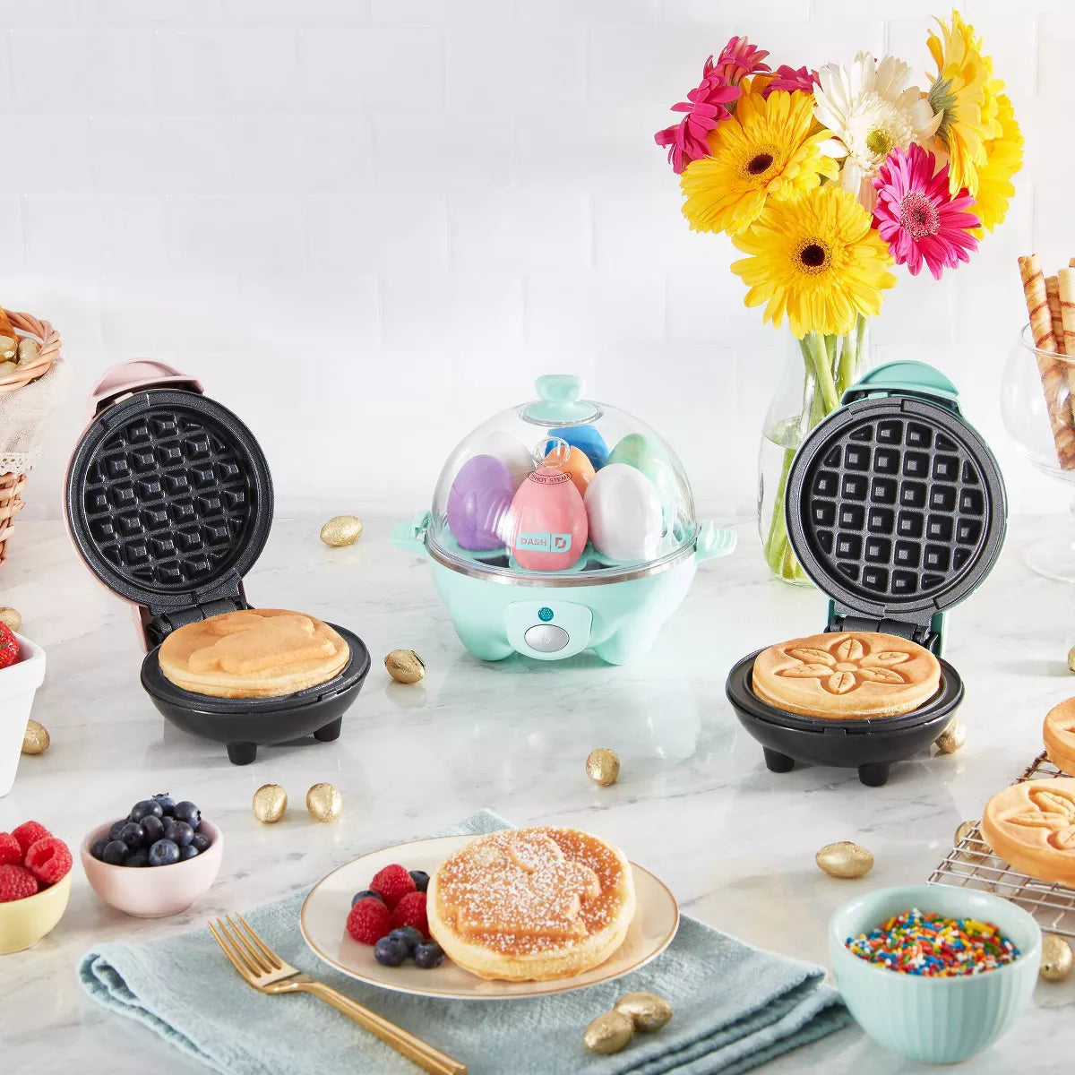 Dash 3-In-1 Everyday 7-Egg Cooker with Omelet Maker and Poaching